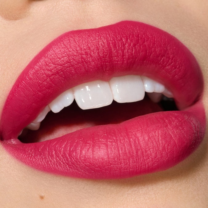 MACXIMAL MATTE LIPSTICK IN HOT GIRL PINK